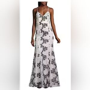 My Michelle‎ Sleeveless Embroidered Fitted Gown Juniors Size 15